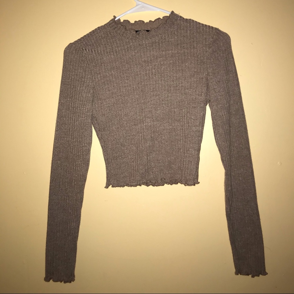 Ruffled cropped long sleeve